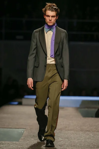 Look 45
